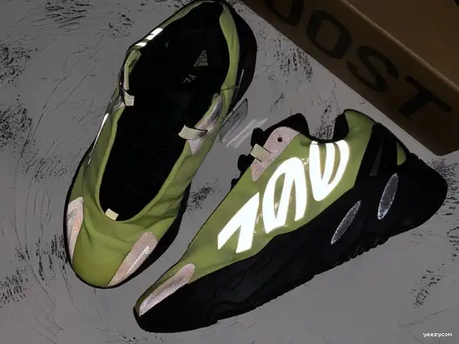 700 MNVN Yeezy FY3727 Boost Adidas Phosphor 0616